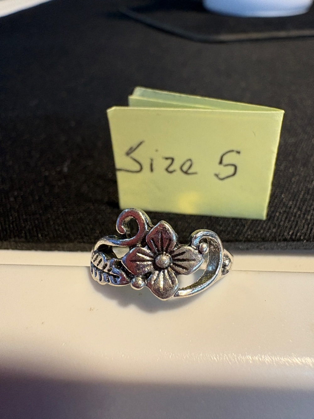 Floral Silver-Tone Women's Ring - Size 5
